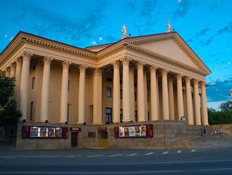 Зимний театр в Сочи празднует 75 лет