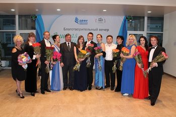 Cолисты Приморского театра провели Благотворительный концерт для пациентов медицинского центра ДВФУ