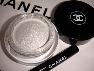Chanel Illusion d’Ombre Long Wear Luminous Eyeshadow