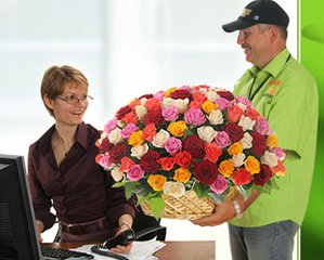 Заказать цветы 24 часа в сутки несложно - идите в букеты.ру!